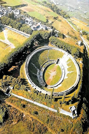 pompeii amphitheatre/ fer filol